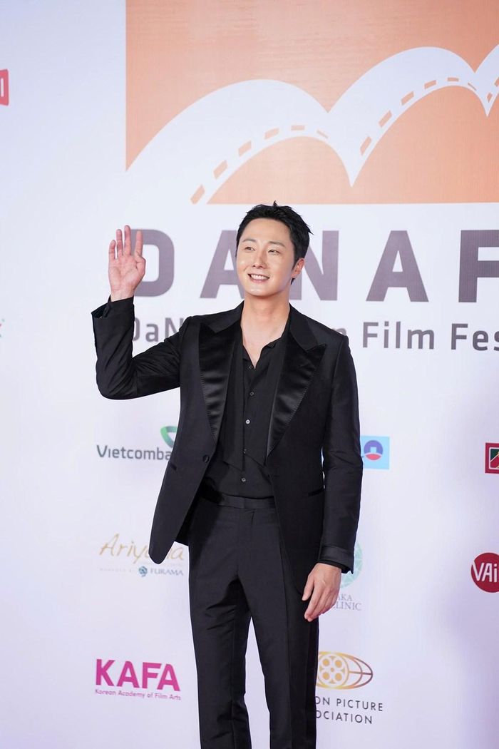 Nam diễn viên Jung Il-woo