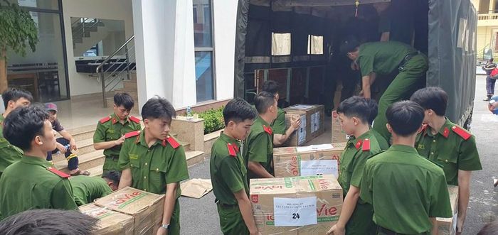 Trước mắt, dự kiến Bộ Công an sẽ mang khoảng trên 20 tấn hàng các loại gồm nhu yếu phẩm, thuốc chữa bệnh… đến Venezuela