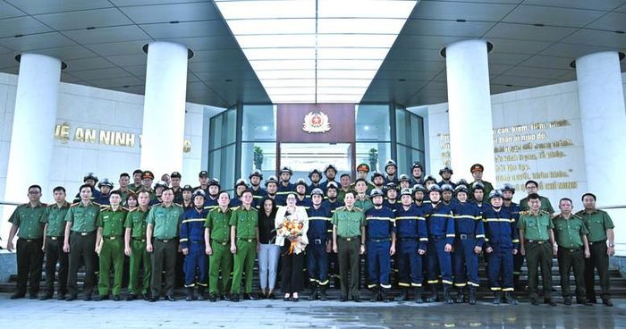 Thượng tướng Lê Văn Tuyến và các thành viên Đoàn công tác