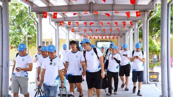 365 hành khách cùng du lịch với chương trình "Người Việt Nam đi du lịch Việt Nam".