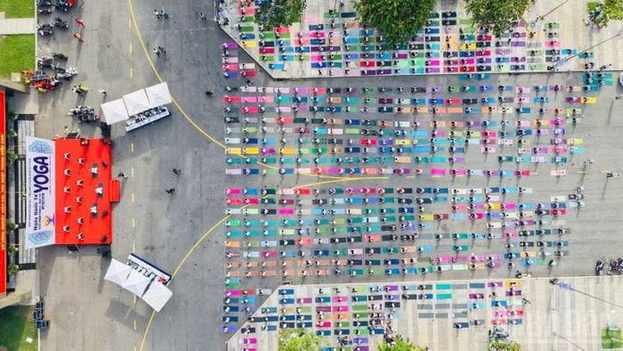 Hơn 1.000 người dân thành phố Đồng Nai tham gia đồng diễn Yoga.