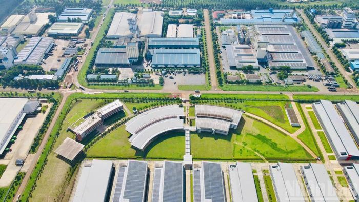 Đồng Nai đang chuyển đổi các khu công nghiệp hiện hữu sang hướng sinh thái, xanh.