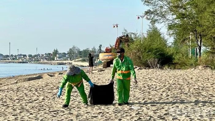 Nhận thức bảo vệ môi trường biển sạch, đẹp dần trở thành thói quen của cư dân phường Đông Hải.