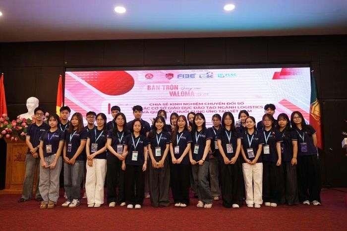 Nếu sinh viên được thực tập đúng vị trí công việc, được tiếp cận dữ liệu thật và tham gia các dự án thực tế ngay từ khi còn học, thời gian thích nghi sau khi tuyển dụng có thể giảm từ khoảng một năm xuống chỉ còn ba đến bốn tháng. (Ảnh: ĐỖ BẢO)
