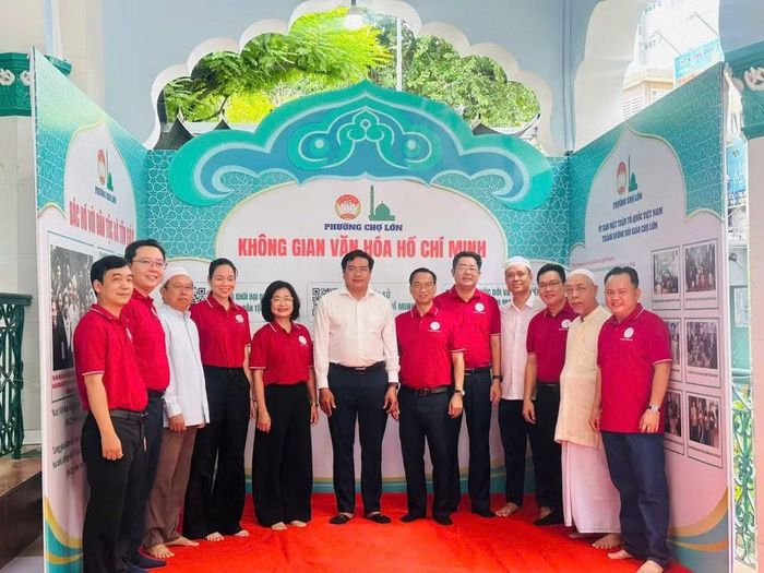 Ra mắt Không gian văn hóa Hồ Chí Minh trên địa bàn phường Chợ Lớn.