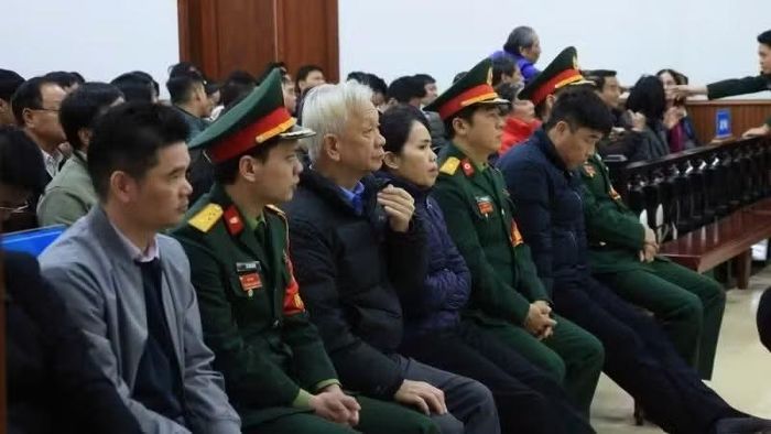 Các bị cáo tại phiên sơ thẩm.