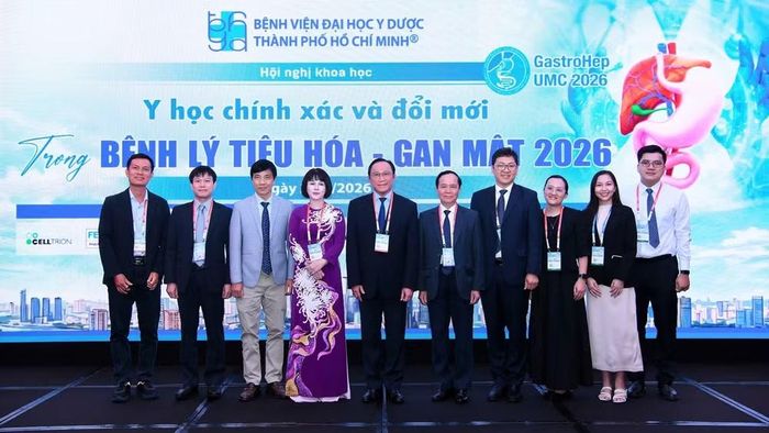 Đại biểu chụp ảnh lưu niệm tại chương trình.