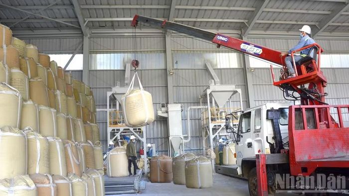 Trong quý I, doanh thu khoáng sản của Công ty Nhôm Đắk Nông - TKV đạt hơn 790 tỷ đồng, tương đương 22,4% kế hoạch năm, nộp ngân sách nhà nước khoảng 165 tỷ đồng.