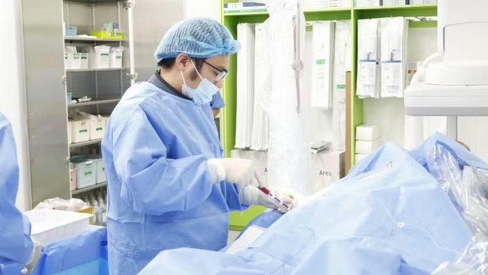  Ê kíp thực hiện kỹ thuật nút động mạch phế quản 