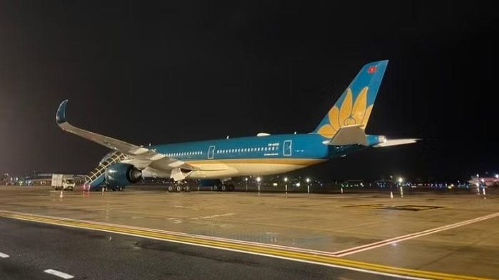 Chuyến bay đặc biệt được khai thác bằng tàu bay thân rộng Airbus A350, vận chuyển 124 nhân sự cùng 8 chó nghiệp vụ, cùng khoảng 40 tấn trang thiết bị, phương tiện chuyên dụng. (Ảnh minh họa)