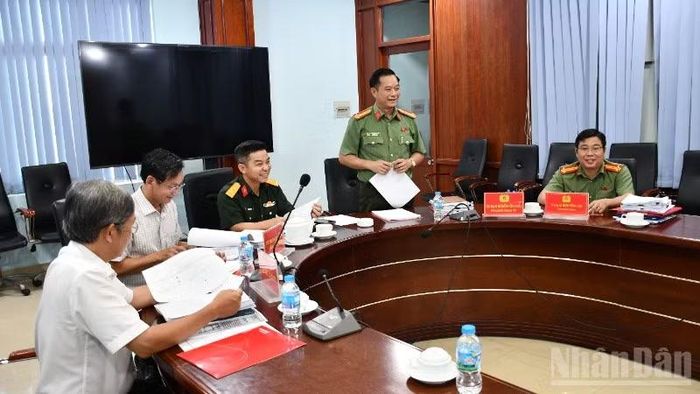 Đại tá Nguyễn Hồng Khắc yêu cầu đưa các camera vào hoạt động hiệu quả.