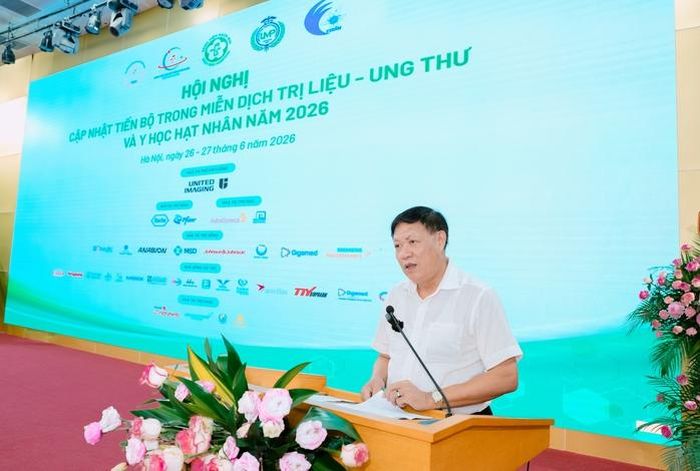 Thứ trưởng Bộ Y tế Đỗ Xuân Tuyên phát biểu chỉ đạo tại hội nghị