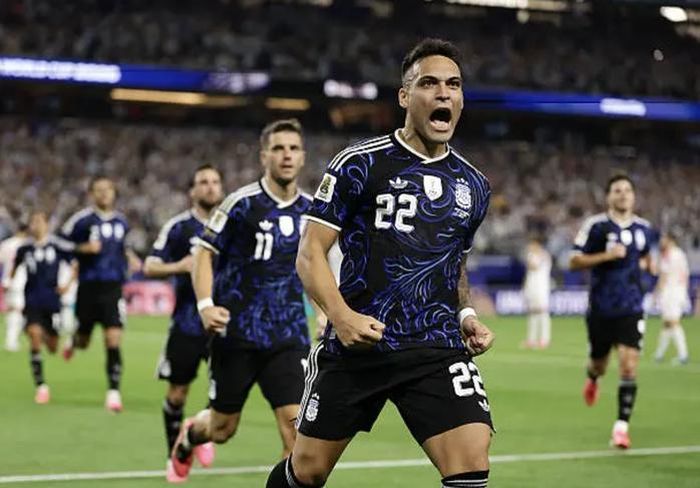  Lautaro Martinez ghi bàn từ chấm phạt đền, nhân đôi cách biệt 