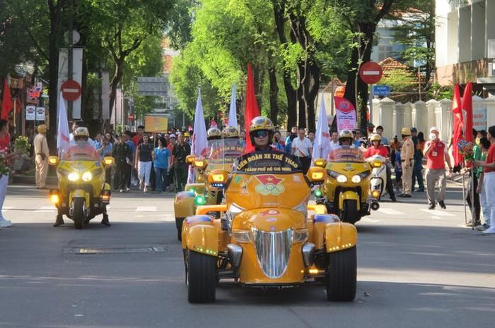 Hình ảnh cuộc đi bộ đồng hành
