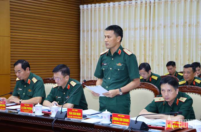 Các đại biểu phát biểu tại hội nghị. 