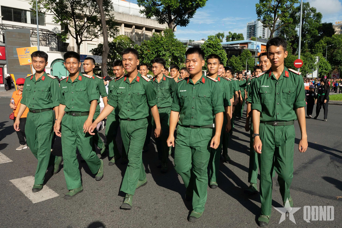  Khối Bộ tư lệnh TP Hồ Chí Minh tham gia chương trình đi bộ đồng hành.