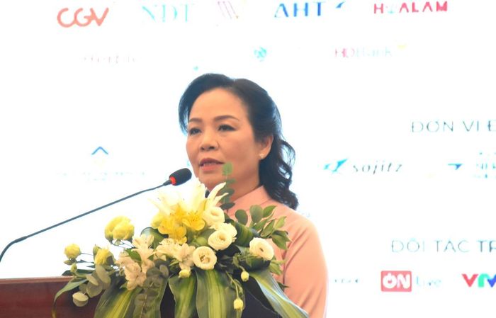 Tiến sĩ Ngô Phương Lan- Chủ tịch VFDA phát biểu tại buổi Họp báo.