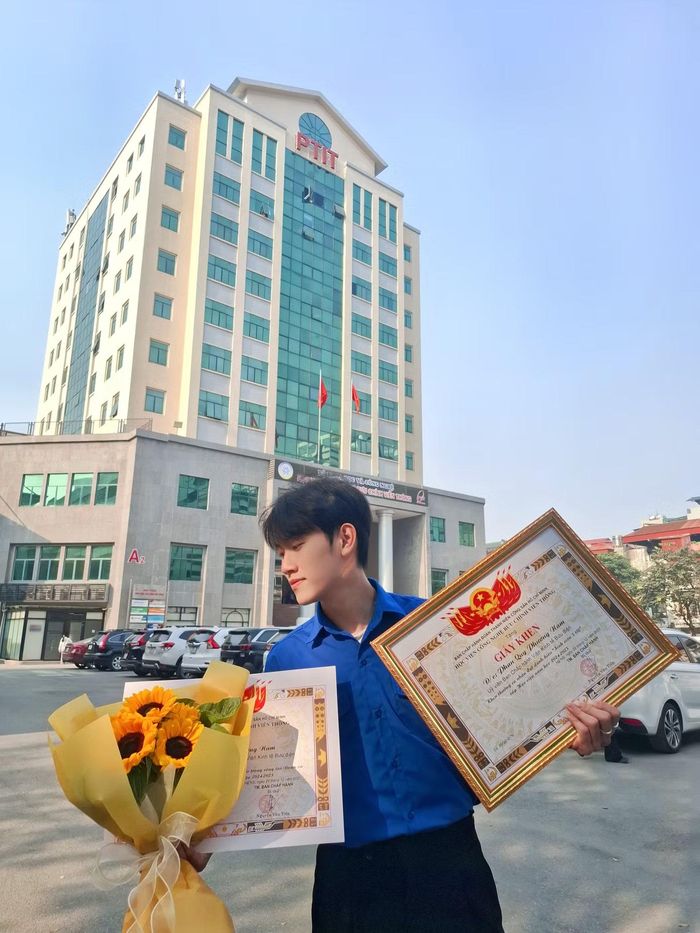 Phương Nam ghi dấu ấn với nhiều thành tích nổi bật trong học tập, nghiên cứu khoa học, công tác Đoàn - Đảng và hoạt động phong trào.