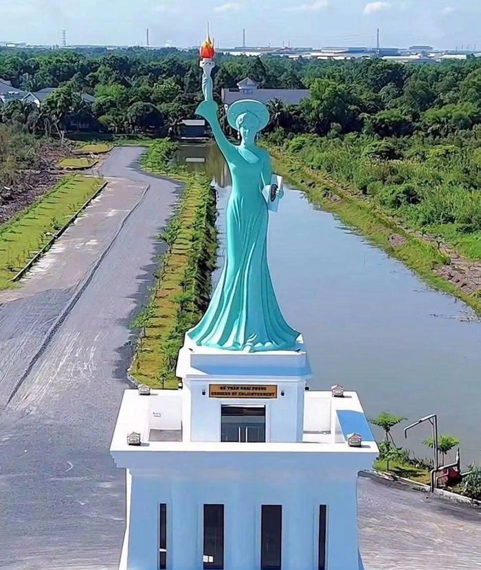  Công trình "Nữ thần khai phóng" gây tranh cãi trong thời gian qua 