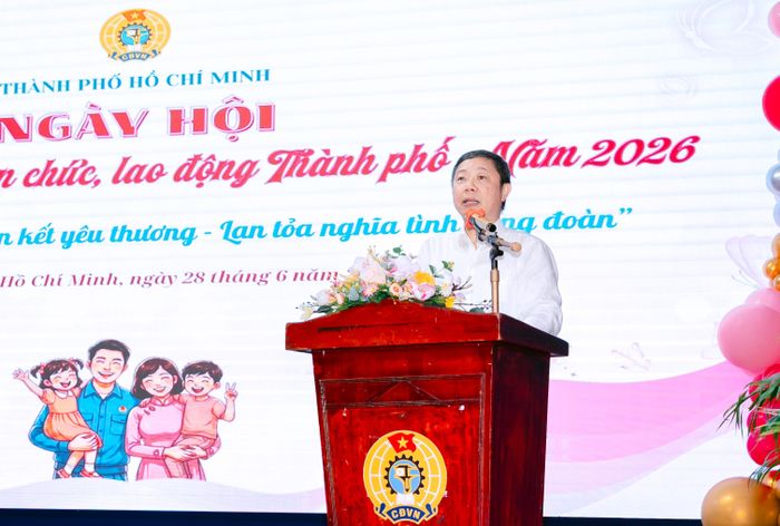  Trưởng Ban Tuyên giáo và Dân vận Thành ủy TPHCM Dương Anh Đức phát biểu tại chương trình 