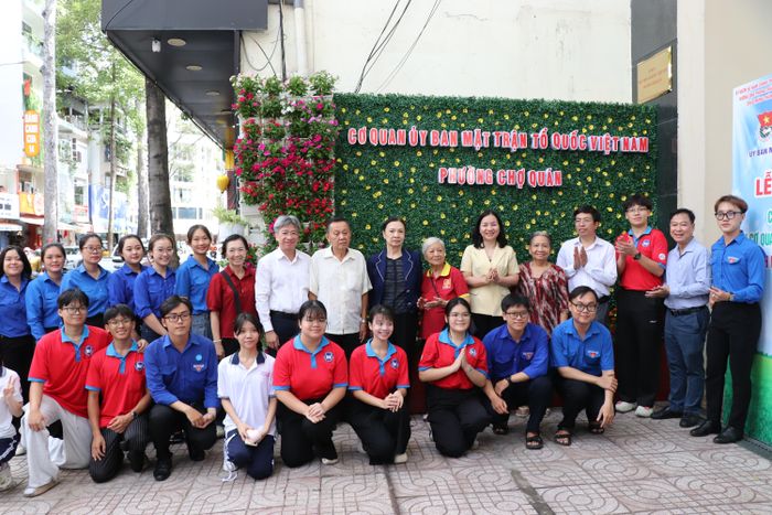  Phường Chợ Quán khánh thành công trình muôn sắc hoa 