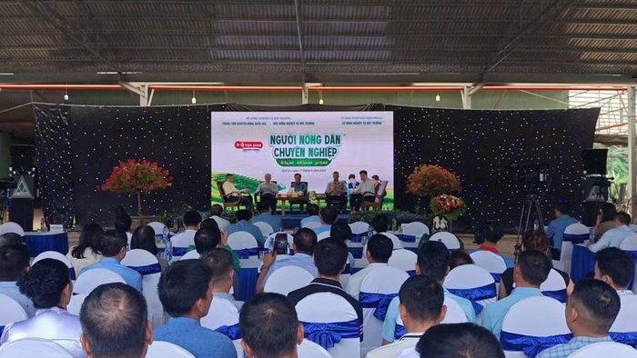 Các đại biểu tham dự buổi Tọa đàm.