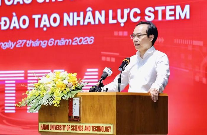 Bộ trưởng Hoàng Minh Sơn phát biểu khai mạc hội thảo.