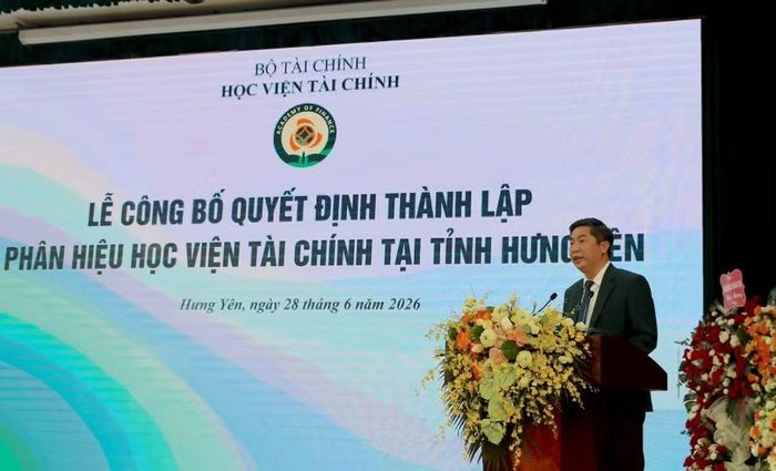 PGS.TS Nguyễn Đào Tùng - Giám đốc Học viện Tài chính phát biểu tại buổi lễ.
