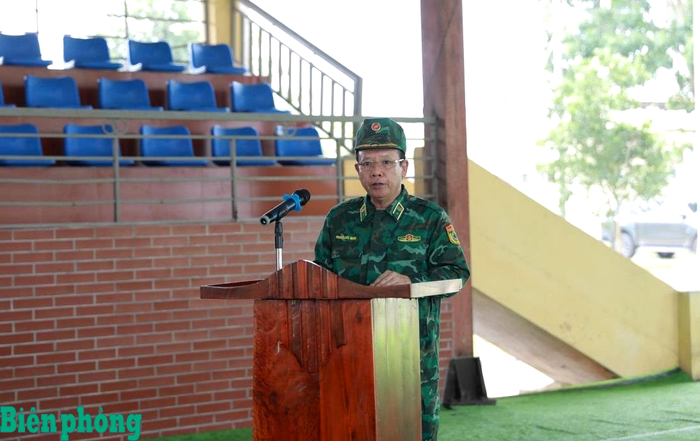 Thiếu tướng Nguyễn Đức Mạnh, Phó Tư lệnh Bộ đội Biên phòng giao nhiệm vụ cho Đội công tác tham gia hỗ trợ khắc phục hậu quả động đất tại Venezuela. Ảnh: Duy Khiêm