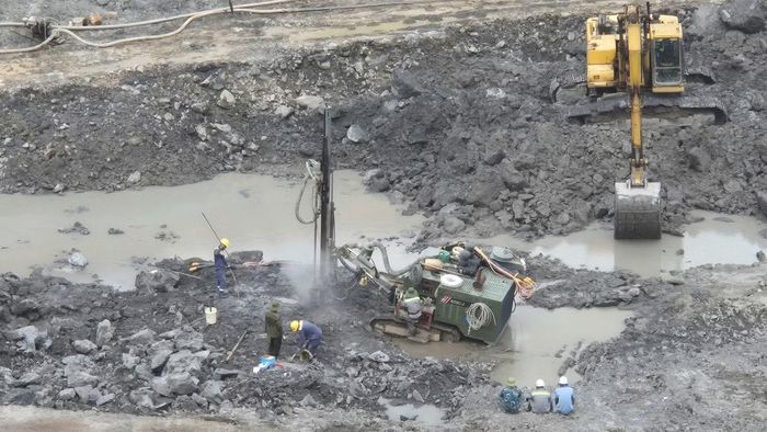 Đây là dự án công trình công nghiệp nhóm A, được triển khai trên diện tích khoảng 94,63 ha, với công suất lắp đặt 200 MW, gồm 2 tổ máy, mỗi tổ máy có công suất 100 MW. Các hạng mục chính bao gồm kênh dẫn vào, cửa lấy nước, đường ống áp lực, nhà máy, kênh xả sau nhà máy và hệ thống đường vận hành cùng các công trình phụ trợ.