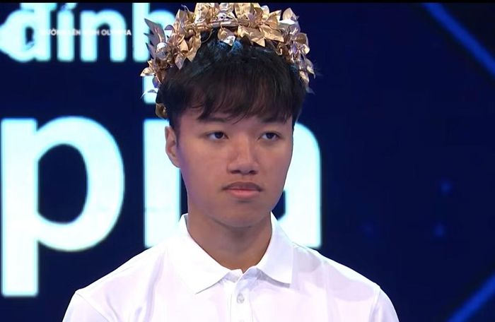Trần Quang Hưng giành vòng nguyệt quế tuần.