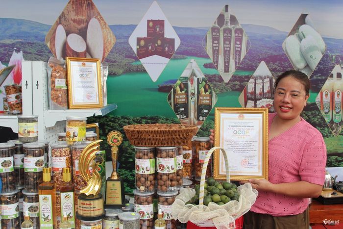 Sản phẩm mắc ca sấy khô của Điện Biên được bán trên thị trường với giá dao động từ 500.000 - 800.000 đồng/kg.