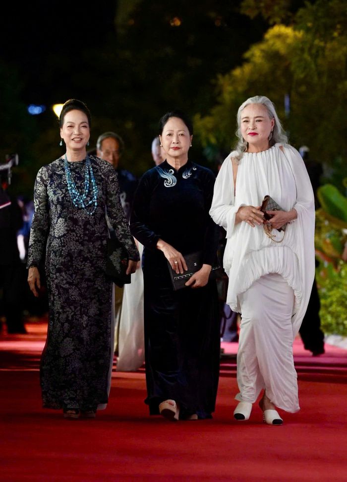 Bộ ba NSND Lê Khanh, Như Quỳnh, Hoàng Cúc vui mừng vì được chứng kiến một thế hệ các nhà làm phim trẻ, năng động, đủ tiềm năng đưa điện ảnh Việt hội nhập quốc tế.