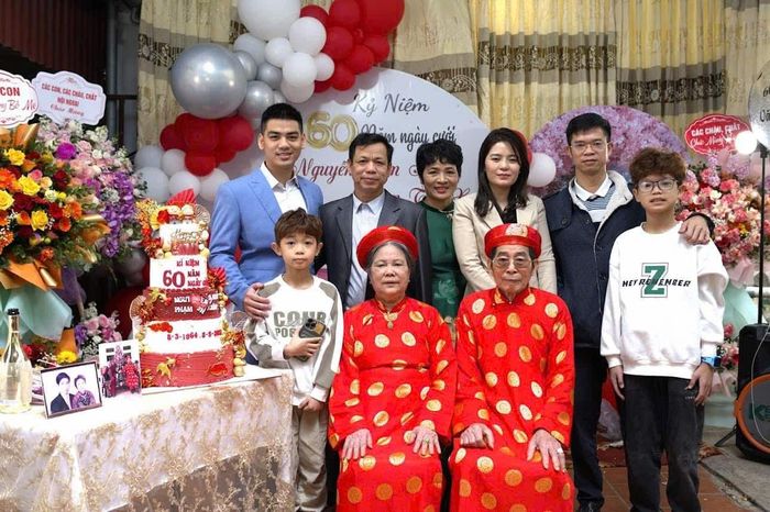 Từ những gia đình hạnh phúc với nhiều thế hệ ông bà gương mẫu, con cháu thảo hiền đã góp phần xây dựng, hình thành cộng đồng đoàn kết, văn minh ở Thủ đô (Ảnh: NVCC).