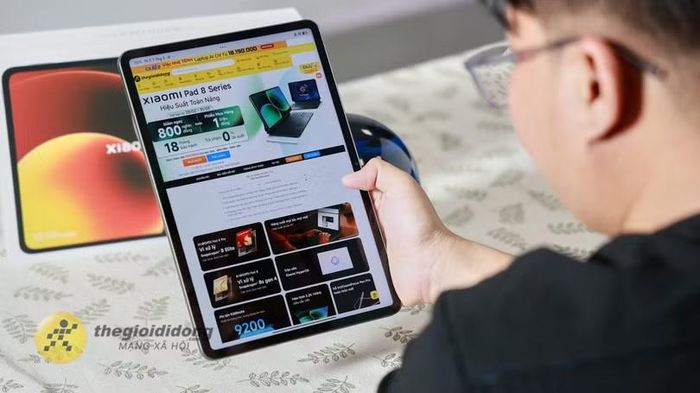 Màn hình lớn của Xiaomi Pad 8 Pro phù hợp đọc tài liệu, học online và xử lý công việc nhẹ. Ảnh: Thế Giới Di Động.