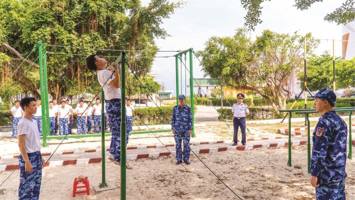 Chiến sĩ Hải đoàn 32 tích cực rèn luyện thể lực, sẵn sàng nhận và hoàn thành tốt nhiệm vụ trong mọi tình huống.