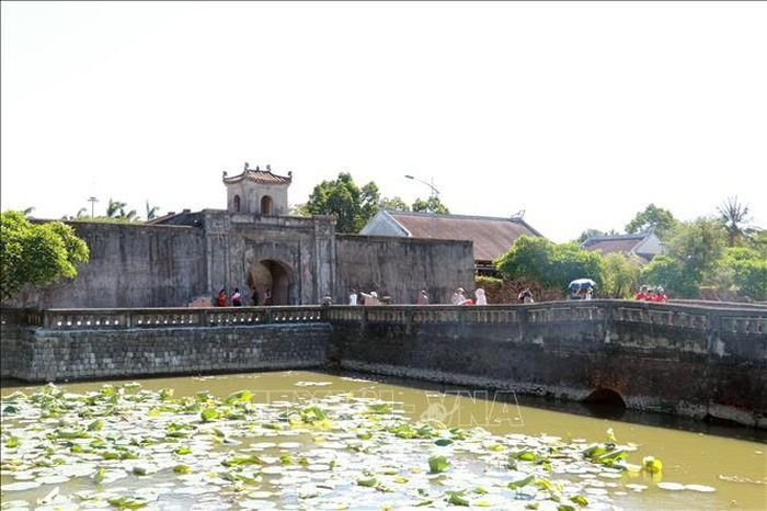 Thành cổ Quảng Trị ngày nay không chỉ là một di tích, mà còn là biểu tượng thiêng liêng của lòng yêu nước, của tinh thần bất khuất và khát vọng độc lập dân tộc.