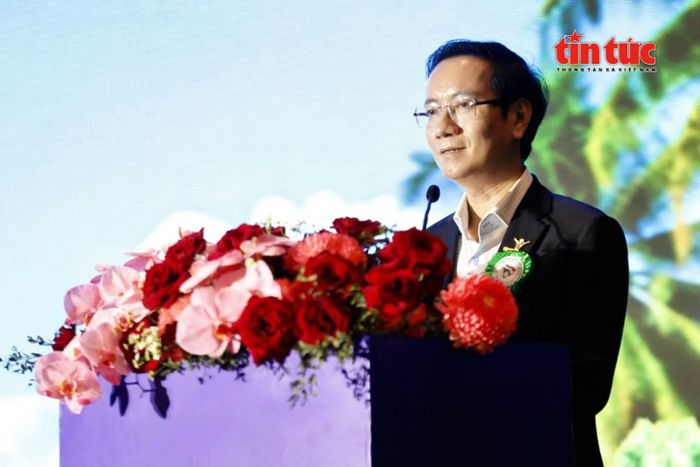 Ông Nguyễn Đình Tùng, Chủ tịch kiêm Tổng Giám đốc Vina T&amp;T Group, phát biểu tại diễn đàn mới đây.