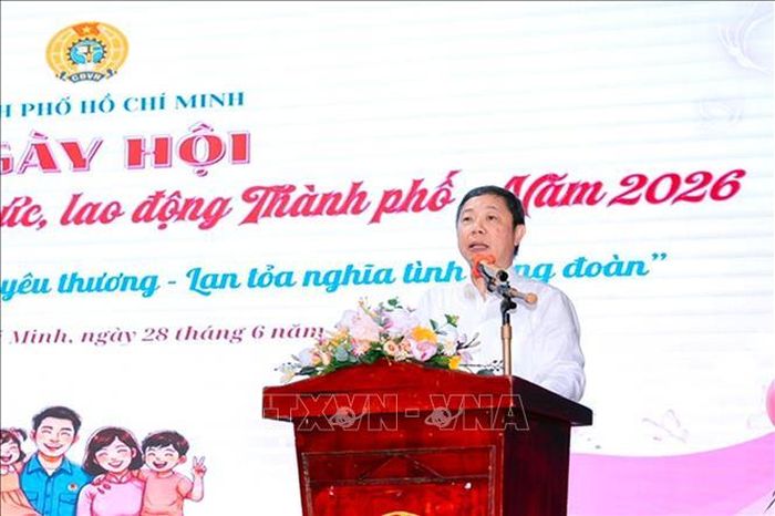 Ông Dương Anh Đức, Trưởng Ban Tuyên giáo và Dân vận Thành ủy TP Hồ Chí Minh phát biểu tại lễ tuyên dương.