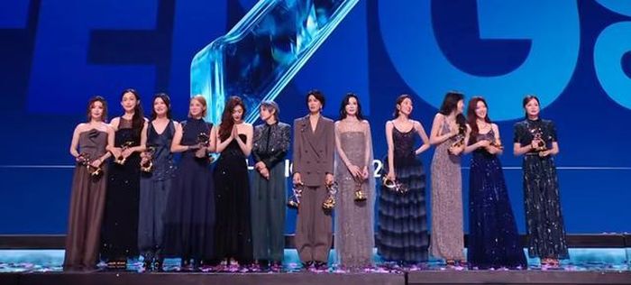 12 nghệ sĩ chính thức thành đoàn sau đêm chung kết Đạp gió 2026 - Ảnh: CMH.