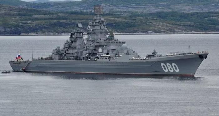 Tàu tuần dương hạt nhân lớp Kirov của Nga, Admiral Nakhimov, trở về Severomorsk. Ảnh: MW.