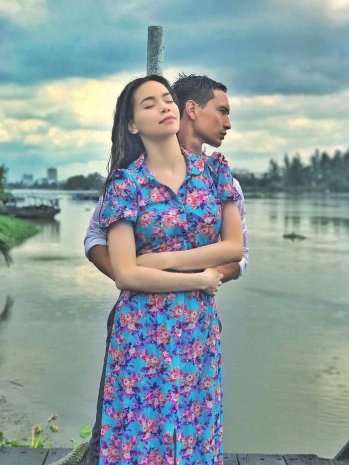 Cặp đôi bén duyên kể từ khi đóng chung trong MV Cả Một Trời Thương Nhớ.