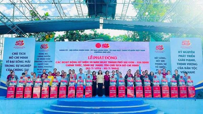 Lễ phát động các hoạt động kỷ niệm 50 năm Ngày Thành phố Sài Gòn - Gia Định chính thức, vinh dự mang tên Chủ tịch Hồ Chí Minh tại phường Chợ Lớn. Ảnh: Mặt trận Tổ quốc TP. Hồ Chí Minh