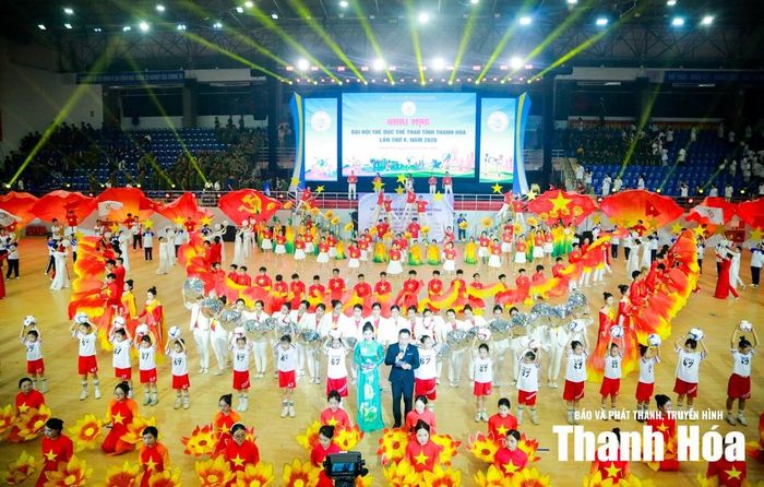 Sau phần nghi lễ khai mạc là chương trình đồng diễn nghệ thuật TDTT đặc sắc với chủ đề "Thể thao Thanh Hóa - Khát vọng vươn tới đỉnh cao” với sự tham gia của Liên đoàn Xiếc Việt Nam, Trường Đại học Hồng Đức, Đại học Văn hóa Thể thao và Du lịch Thanh Hóa, Trường THPT Hàm Rồng, Trường Tiểu học Điện Biên 2, CLB võ Vovinam cùng các nghệ sĩ Trung tâm Văn hóa - Nghệ thuật Lam Sơn Thanh Hóa, trực thuộc Sở Văn hóa, Thể thao và Du lịch tỉnh Thanh Hóa biểu diễn.