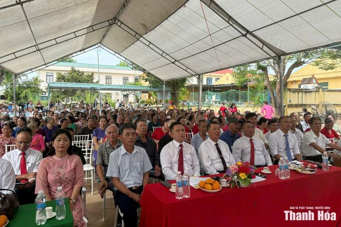 Lãnh đạo xã Yên thọ và cán bộ, Nhân dân thôn Xuân Thọ dự buổi lễ.