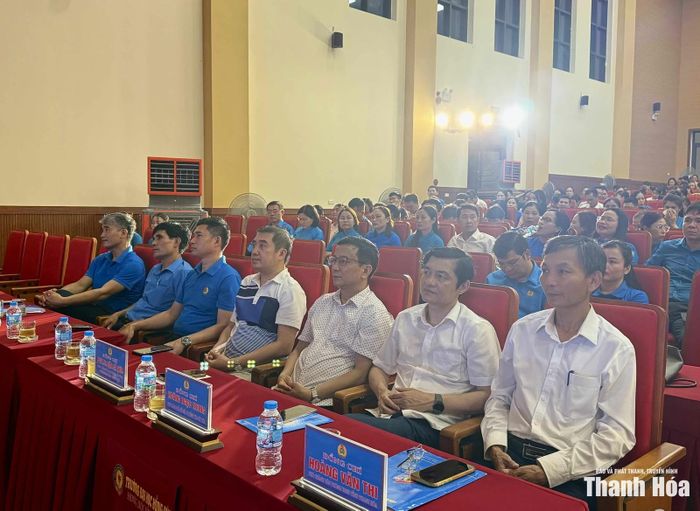 Các đại biểu dự hội nghị