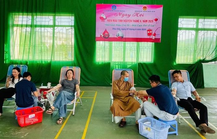 Ngày hội Hiến máu tình nguyện tháng 6, năm 2026 tại xã Phù Cát thu hút gần 200 người tham gia. Ảnh: Quỳnh Ngân