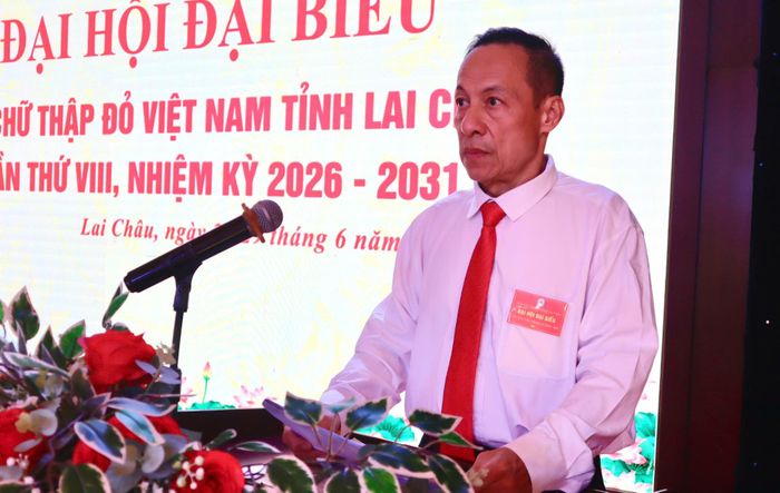  Đồng chí Bùi Việt Cường – Chủ tịch Hôi Chữ thập đỏ tỉnh điều hành nội dung bầu Đoàn Chủ tịch, Đoàn Thư ký và Ban Thẩm tra tư cách đại biểu tại phiên làm việc thứ nhất. 