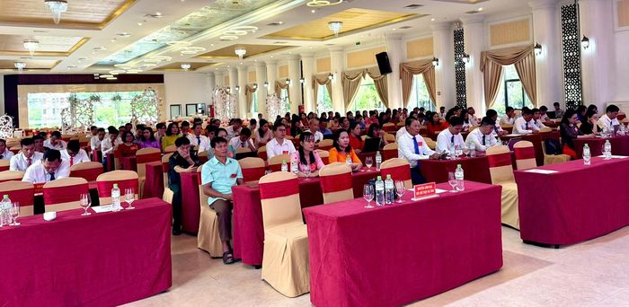 Quang cảnh phiên làm việc thứ nhất của Đại hội.