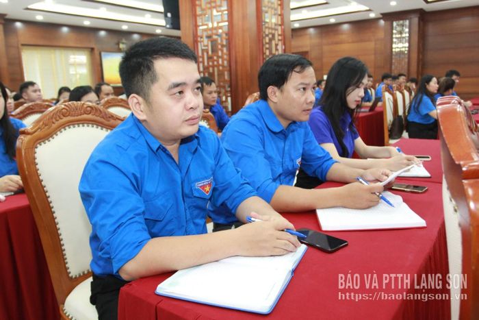 Đại biểu tham gia hội nghị tập huấn
